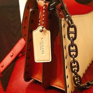 ❤🍒🌞🌻Gorgeous NWOT Coach Crossbody Bag